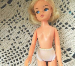 sindy blonde view
